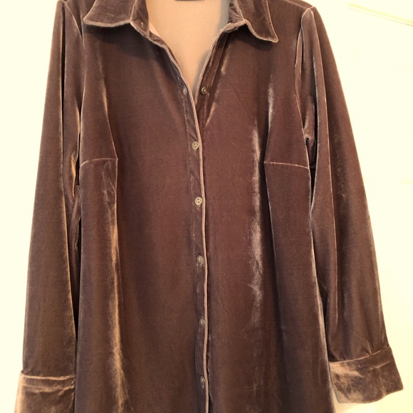 Gray Silver Stretch Velvet Boyfriend Tunic Shirt. Medium - Picture 4 of 6